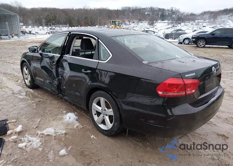 2015 Volkswagen Passat 1.8T Limited Edition z USA, uszkodzony, nr VIN 1VWAS7A38FC120133